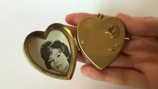 Vintage Miniature Music Box Pendant Necklace and Photo Locket Personalized Gift &middot; ref 23 &middot;