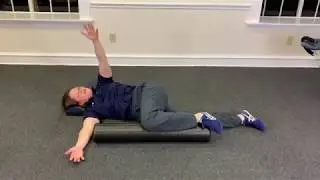 Clear Lake, TX Chiropractor demonstrates a thoracic and shoulder mobility drill