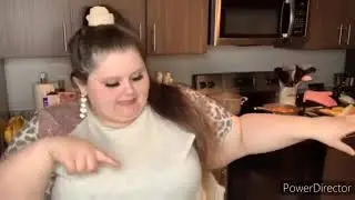 Amberlynn Reid overreacting to food for 5 minutes straight.