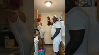 Розыгрыш с колой и ментосом над моей девушкой 😂😂 #смешно #комедия #пары