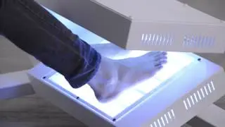 Professionelles UV-Therapiesystem f&uuml;r die gleichzeitige Behandlung von H&auml;nden und F&uuml;&szlig;en