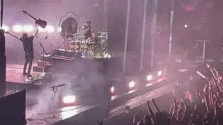 Royal Blood Live Finale-(Mosh Pit)- DIVINE CIRCLE OF POWER FORMS-Vancouver/Canada/2022