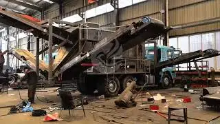 Mobile stone screening machine #crusher #rockcrusher #stonecrushers