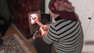НЕ ЗАХОТІЛА  ПОКИДАТИ СВОЇХ КОТИКІВ, ЗАЛИШИЛАСЯ  ОДНА  НА РІЗДВО