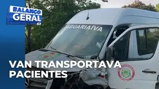 Van que transportava pacientes para Curitiba é atingida por caminhão; acidente deixou três feridos