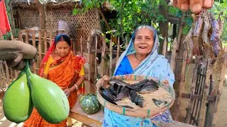 তাজা কই আর চিংড়ি দিয়ে ক্ষেতের টাটকা লাউ ও কুমড়ো রান্না |