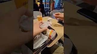 Макдак #макдональдс #общепит #азия #кофе #курица #бургер #комбо