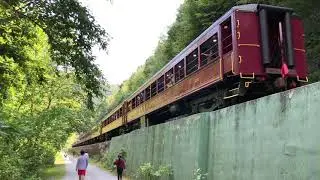 LGSRY with 425 - southbound on elevated rail bed through Lehigh Gorge