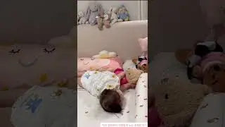 침대에서 인형놀이🧸