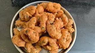 Medu Vada 🔥🤤 | Easy south indian recipe | traditional Indian food. 🔥
