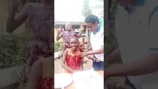 Gloria remercie son tonton pour son  gâteau☺️