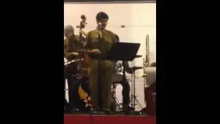 David Sager sings 