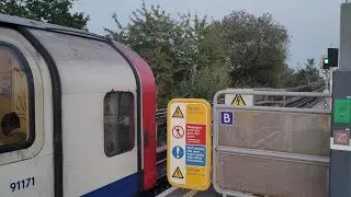 1992 Stock departs Greenford (Awesome motor sound!) | London Underground [Central Line]