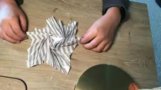 Origami 31x31 lightning flasher