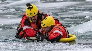 360 video: Ice rescue from the victim's perspective