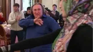 Жерар Депардье танцует с лидером Чечни