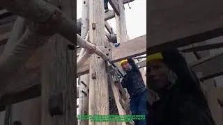 Timber Frame Installation: Lever-Assisted Method for Traditional Wooden Structure Assembly