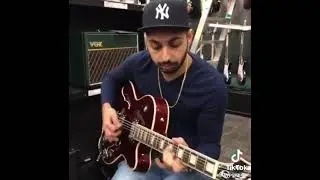 SHAVOJE  BASAVEN &acute;}  GUITARRA  U S S 2022 } 09