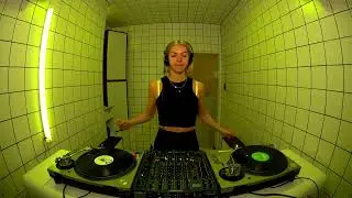 Naomi | HÖR - November 22 / 2023