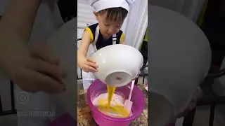 Lets bake with Melo! #activitypage #activittiesforkids #toddlershow #cutebaby #toodleractivity #baby