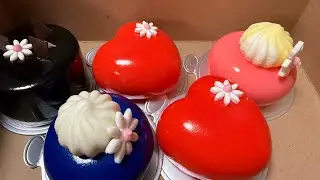 🎂🍥🍰😋 Mini heart cakes that are almost too cute to eat! Which one&rsquo;s your favorite?&rdquo;