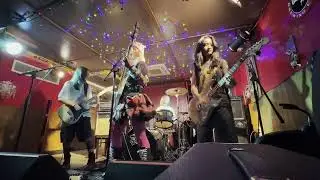 The Shoe Song (Live @Quarry House Tavern)