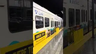 Sound Transit 2006-08 Kinkisharyo LRV Series 1 #135 At South Bellevue Station On Line 2