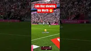 Luis Diaz showing why he is worth 75 million Euros. The defender Destroyer #diaz #football