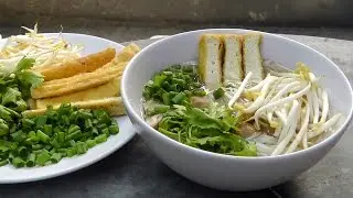 Vegan Vegetarisches Vietnamesisches Rezept: Pho Nudelsuppe