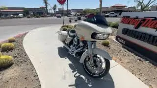 2022 Road Glide - WHITE SAND PEARL/CHROME