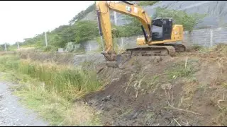 Removal Weed Planting Floating Plants and Mud in Canal 15km