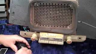 1948 Chevrolet Feetline original AM radio