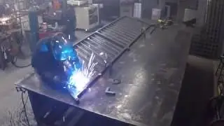 Building metal handrails