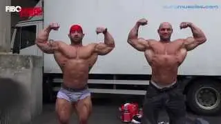 Sascha Zalman und IFBB Pro Guy Cisternino Posing at FIBO Power 2014