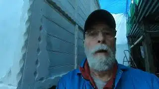 Добавьте популярное имя, например, Томми Робинсон, чтобы получить больше просмотров.