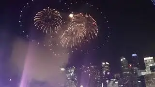 [HD] Singapore New Year 2019 Fireworks & Laser The largest Countdown by Star Island SG at Marina Bay