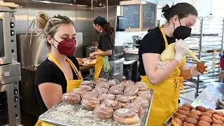 Snow cold pandemic can't keep Metro Detroiters from paczki