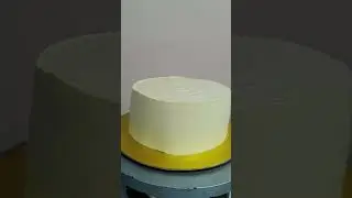 Clean finish whipped cream cake @Creativ_happiness