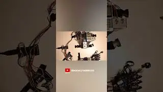 Техноблогер встроил читы в свои руки