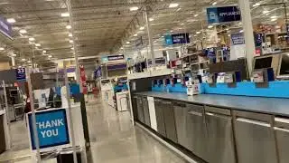 Christmas shopping at Lowes, Dec. 2021 2