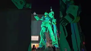Lifr size RX-93ff v Gundam Statue (Lalaport, Fukuoka, Japan