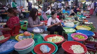 Cambodian Early Morning Market - Lifestyle & Activities of Khmer People Buying Some Food In Market