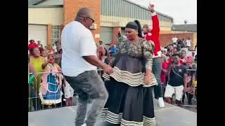 Welile Mchunu having fun with Khuzani Mpungose and friends