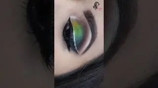 Easy peacock inspired eye makeup tutorial #shorts #lashesbeautyparlour #eyemakeup