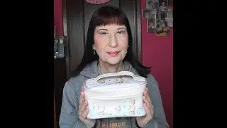 La trousse degli Indispensabili Make-up in coll. Gattalunakimonoblu