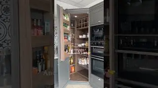 A Lansbury corner pantry cures all sadness 🫶