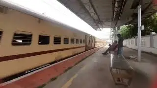 😨Dangerous Yercaud Express Angry 😡 WAP-4 at top speed 120kmph....stuns public..