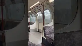Riding the Bakerloo line - #Shorts #ASMR