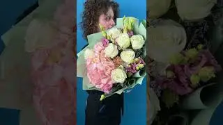 Букет из гортензии и белых роз. Авторский букет 590. Leora Flowers дом цветочной моды