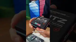 Я потратил 2 года на создание этой карточной игры... наконец-то распаковываю первый экземпляр! 📦😭...